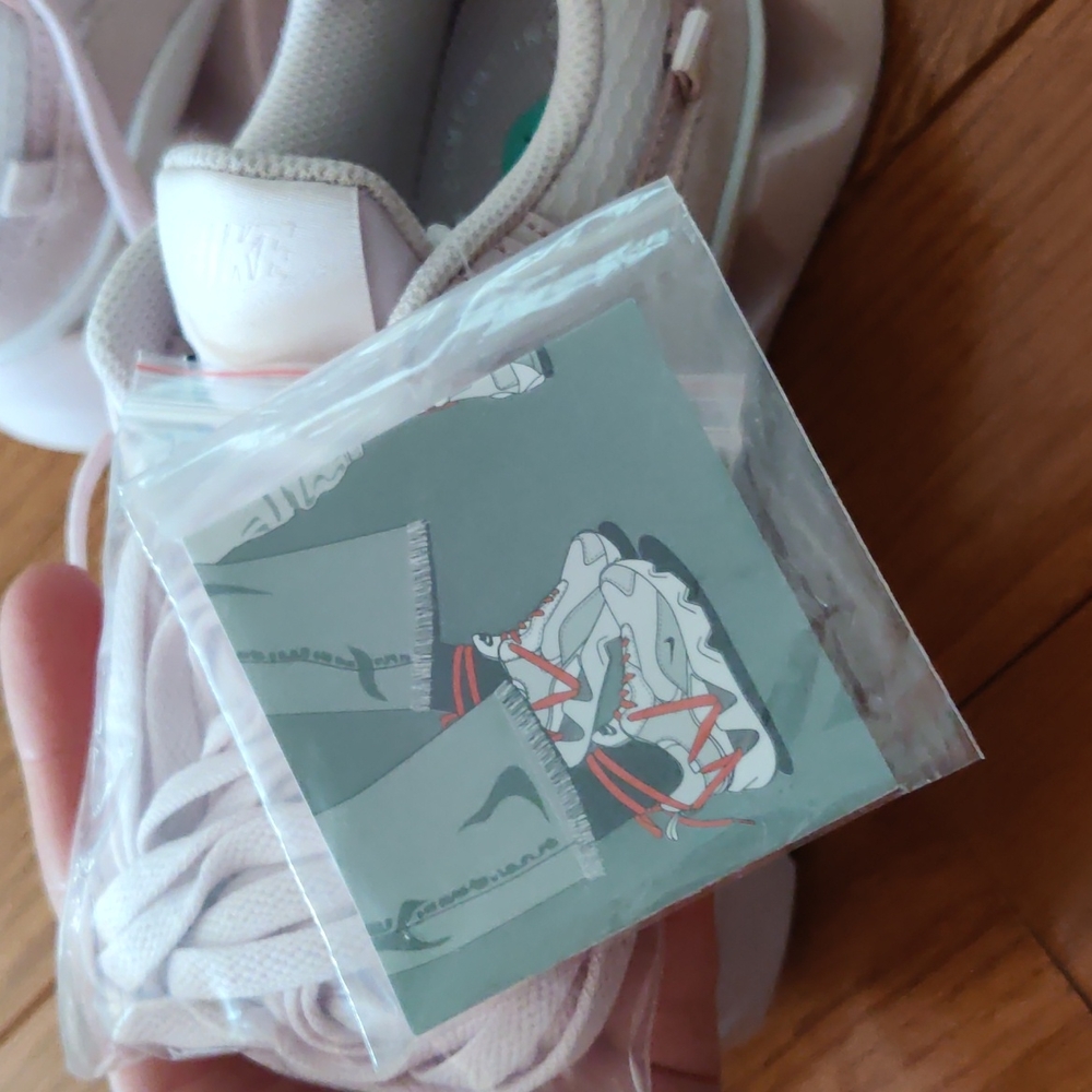 Gorgeous Nike women sneakers - Picture 10 of 13